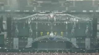 Johnny Hallyday - Stade De France 2009 - Arrivée sur scène