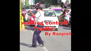 traffic control by ranjeet ! Indore's Moonwalking Cop Is Literally Traffic-Stopping