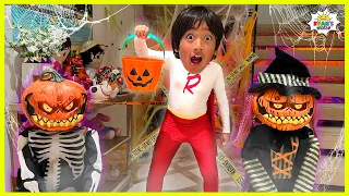 Halloween Trick or Treat Challenge with Ryan's World!