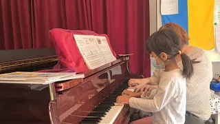 Finger training with Hello Piano-1- Anna,6y.o Развитие беглости пальцев с Hello Piano-1