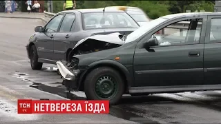 На проспекті Соборності на лівому березі Києва зіштовхнулися два легковики