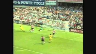 Gary Lineker scores twice for Spurs against Southampton 17/08/91