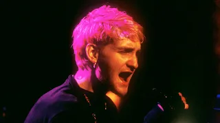 How can Layne Staley sing like THIS?