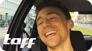 Tom Hiddleston Bonus Scenes Karaoke "Stand by me" in Berlin - Stars in Cars | taff