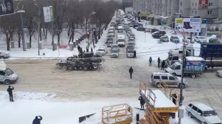 На помощь дорожникам Волгограда вышла военная техника