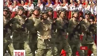 Під час військового параду Хрещатиком крокували учасники АТО