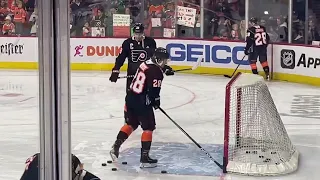 Flyers warmups Claude Giroux 1000th game and last game as a Flyer 3/17/22