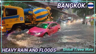 BANGKOK Extreme Heavy Rain Flooding Sukhumvit Road 🇹🇭 Thailand Monsoon