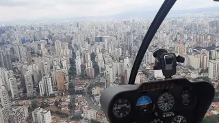 sobrevoando sao paulo de helicoptero