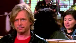 Rules of Engagement S05E21 The Jeff Photo