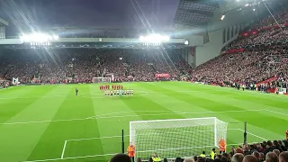 Liverpool fans Minute's Silence for the Queen