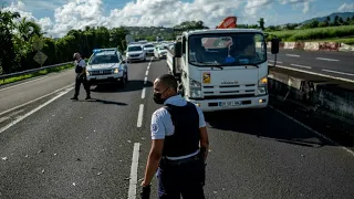 France sends police reinforcements to Martinique to quell Covid unrest • FRANCE 24 English