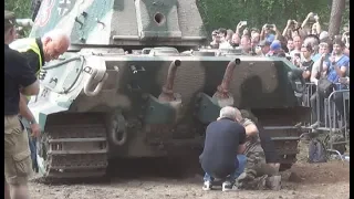 King Tiger Engine BACKFIRES While Starting and Roars - Militracks 2018 - Overloon