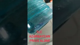 Prius avtomobilin batareyalarının təmizlənməsi