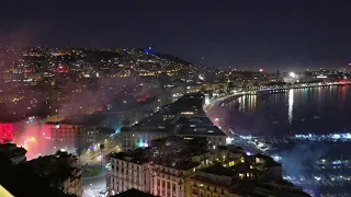 Napoli campione, sembra Capodanno: fuochi d'artificio in tutta la città! 🎆 CHE SPETTACOLO