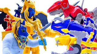 Power Rangers save children from bad guy! Zords giant fight against villain - Toys Play Time