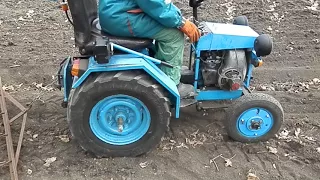 мини трактор самодельный в огороде