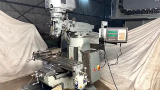 Bridgeport Vertical Milling Machine - Table 1070 mm x 230 mm