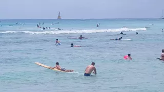 Waikiki Kids Surfing