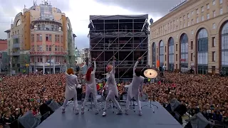 Loud Street Girls Lubyanskaya square Moscow 2015. Moscow city day.