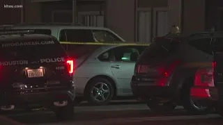 Suspect fatally shot during robbery attempt at apartment on eastside, police say