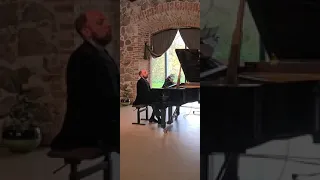 Vitalij Neugasimov plays his "Reminiscence"