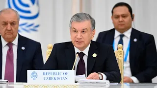 Шавкат Мирзиёев прибыл в Ашхабад для участия в саммите ОЭС