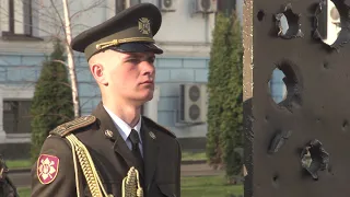 Ранковий церемоніал вшанування загиблих українських героїв 7 квітня.