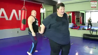Боец MMA против толстяка 260 kg   Fatboy vs fighter MMA  480 X 854