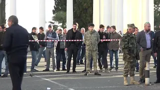 Видео с места перестрелки на Набережной в Сухуми