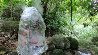 Wow! Amazing Girl Buid a Bushcraft Outdoor Sauna From Plastic Wrap, Outdoor Bathing, Off The Grid