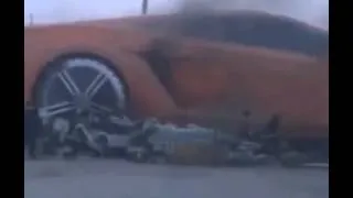 Горит самый большой Lamborghini в мире