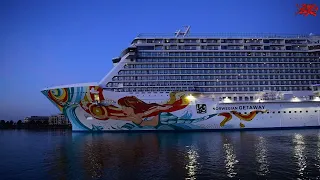 20.05.2024 Warnemünde das Kreuzfahrtschiff Norwegian Getaway beim Auslaufen aus d.Seekanal um 22 Uhr