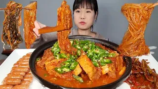 매운먹방♡통삼겹살🥩 실비파김치 , 실비김치🌶 통삼겹 김치찜 고추짱아찌 , 비엔나소세지 매운 먹방 Spicy pork belly meat kimchi jjim eating show.