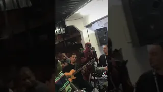 Dead Pool canta pagode e viraliza na rede