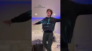 Chandelier- cover by @Alexanderstewart on tiktok