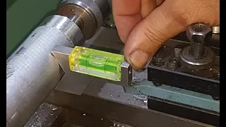 leveling tool for lathe tool alignment