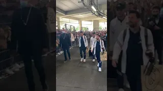 Rennes fans waiting to see Lionel Messi 🇦🇷 after the game