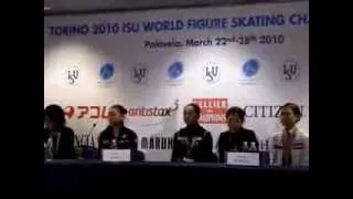 Yuna KIM Her attitude is too bad at the Interview. She used a cellular phone and spit.