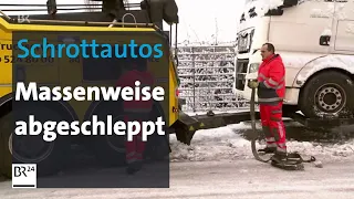 Abschleppen: Illegal geparkte Schrottautos | Abendschau | BR24