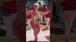 🇧🇷 Viviane Araújo | Dia Nacional do Samba | Mini Desfile | Salgueiro #shorts #samba