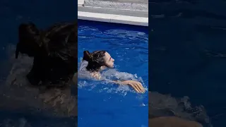 ASI ES COMO NADA MARIBEL 🏊‍♀️