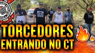 TORCIDAS ORGANIZADAS do CORINTHIANS dentro do CT 🚨 pra falar com DIRETORIA