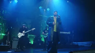 Adam Lambert - Ghost Town (live)