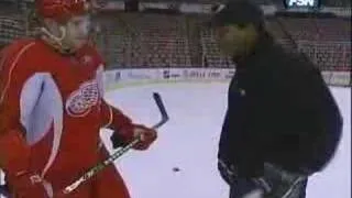 Datsyuk playing Keep Away