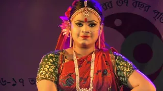 Krishna Aila Radha Kunga Fule paila Bhramara dance in this song