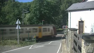 Spoorwegovergang Kiischpelt (Merkholtz) (L) // Railroad crossing // Eisebunn Kräizgang