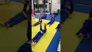 Judo UKEMI (самостраховка, падение) yoko-ukemi (самостраховка на бок), ORTUS.KZ