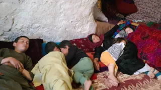 Nomadic life in the cave in the most difficult conditions | Twin children live in a cave
