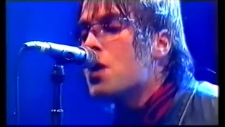 Oasis - Champagne Supernova [Live Berlin 2002]